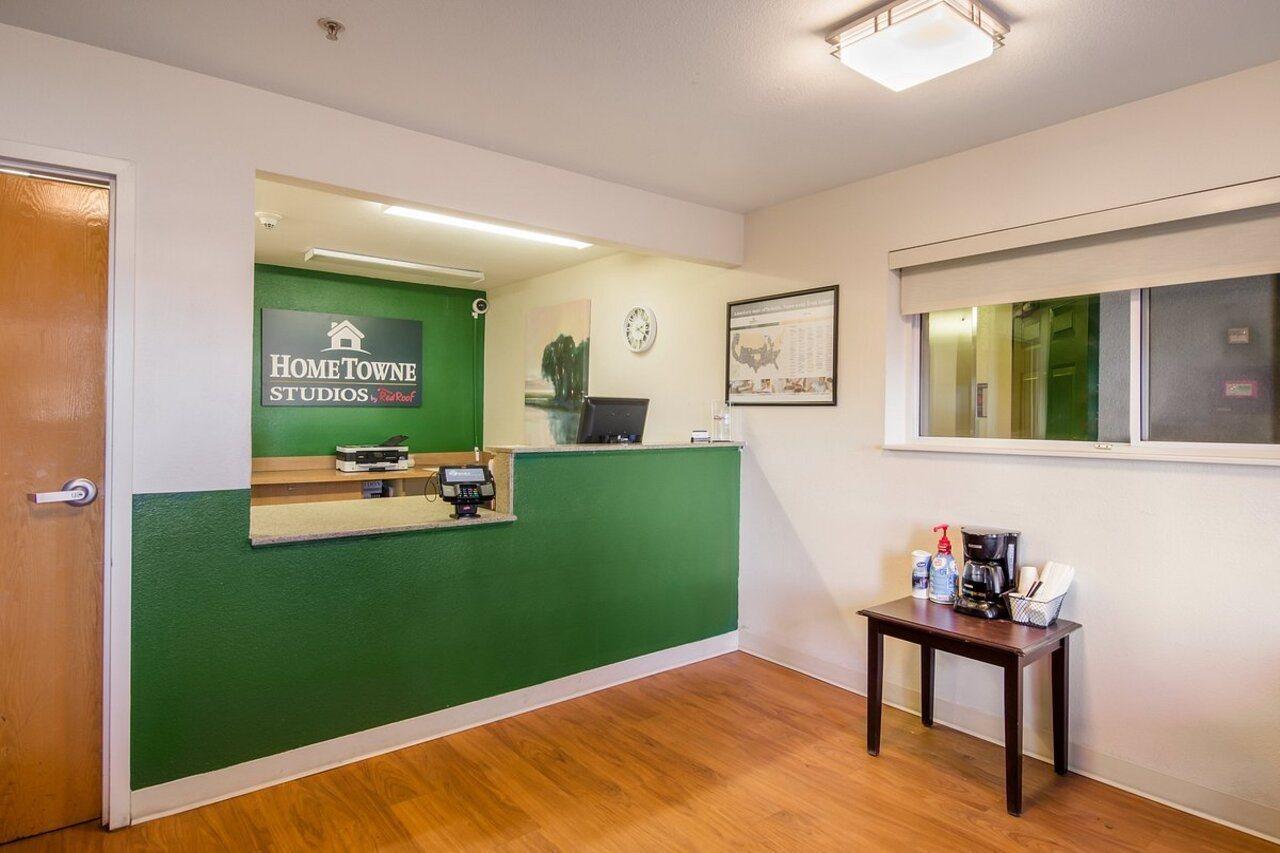Hometowne Studios By Red Roof Denver - Airport/ออโรรา ภายนอก รูปภาพ